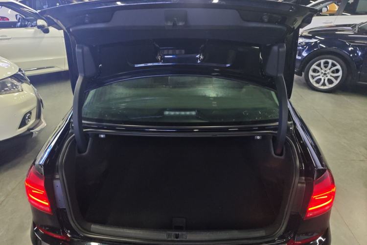 Used Volkswagen Passat 2017 280TSI DSG Luxury Edition Trunk