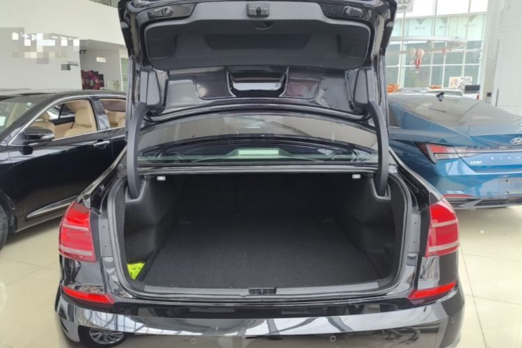 Used Volkswagen Passat 2017 330TSI DSG Luxury Edition Trunk