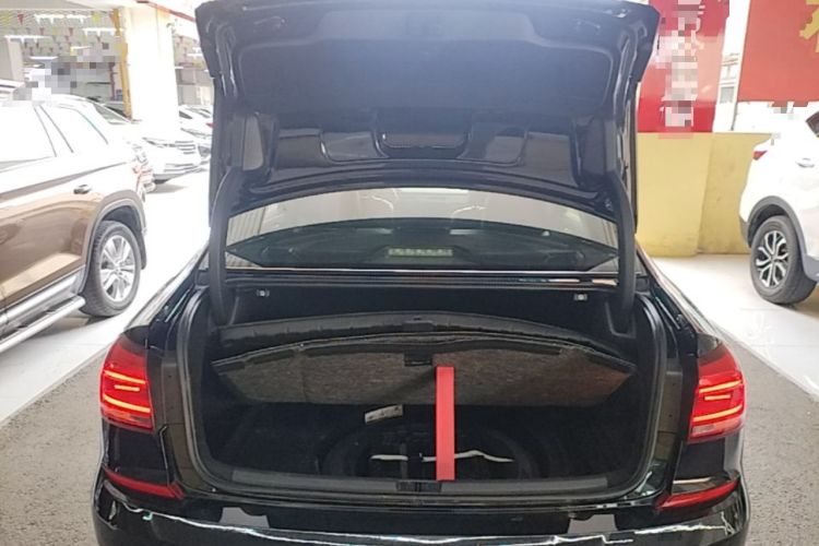 Used Volkswagen Passat 2017 330TSI DSG Luxury Edition Trunk
