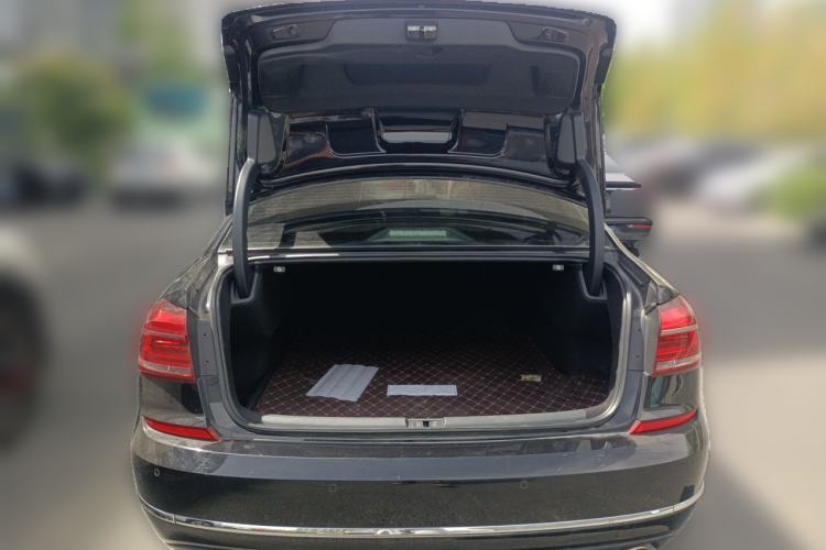 Used Volkswagen Passat 2017 330TSI DSG Luxury Edition Trunk