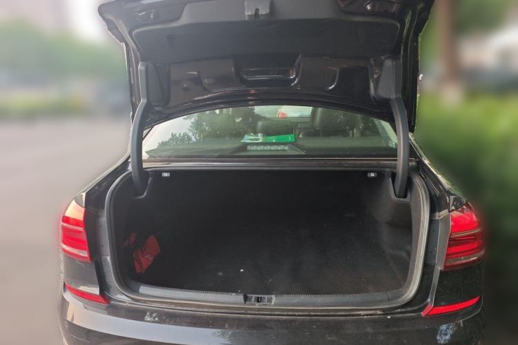 Used Volkswagen Passat 2017 330TSI DSG Luxury Edition Trunk