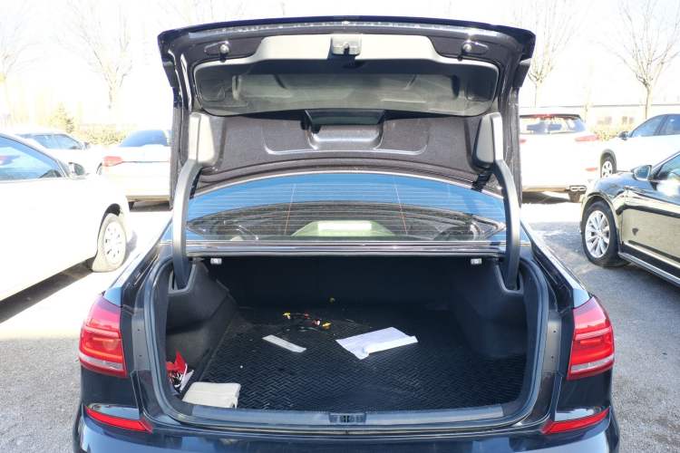 Used Volkswagen Passat 2017 330TSI DSG Luxury Edition Trunk
