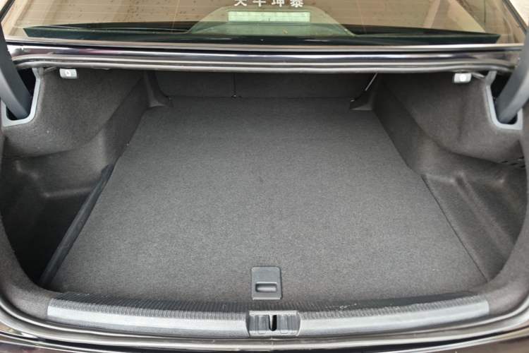 Used Volkswagen Passat 2017 330TSI DSG Luxury Edition Trunk