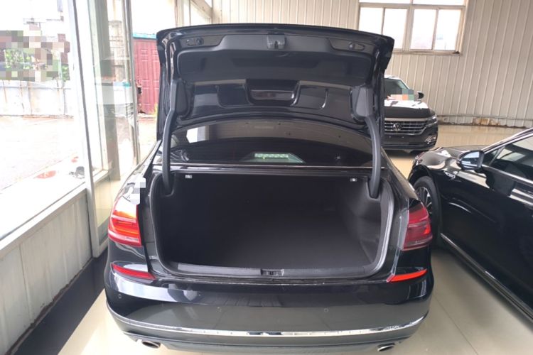Used Volkswagen Passat 2017 330TSI DSG Luxury Edition Trunk