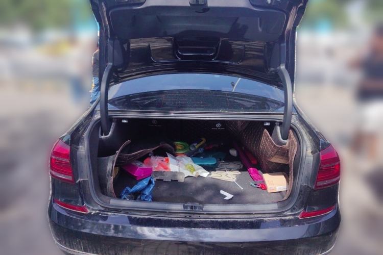 Used Volkswagen Passat 2017 330TSI DSG Luxury Edition Trunk