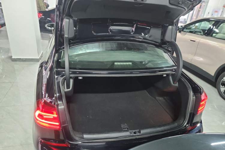Used Volkswagen Passat 2017 280TSI DSG Luxury Edition Trunk