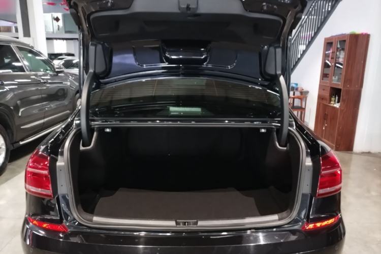 Used Volkswagen Passat 2017 330TSI DSG Prestige Edition Trunk