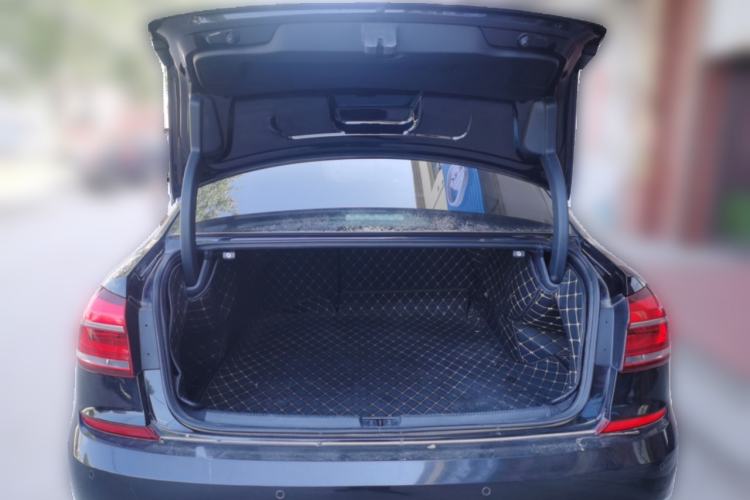 Used Volkswagen Passat 2017 280TSI DSG Luxury Edition Trunk