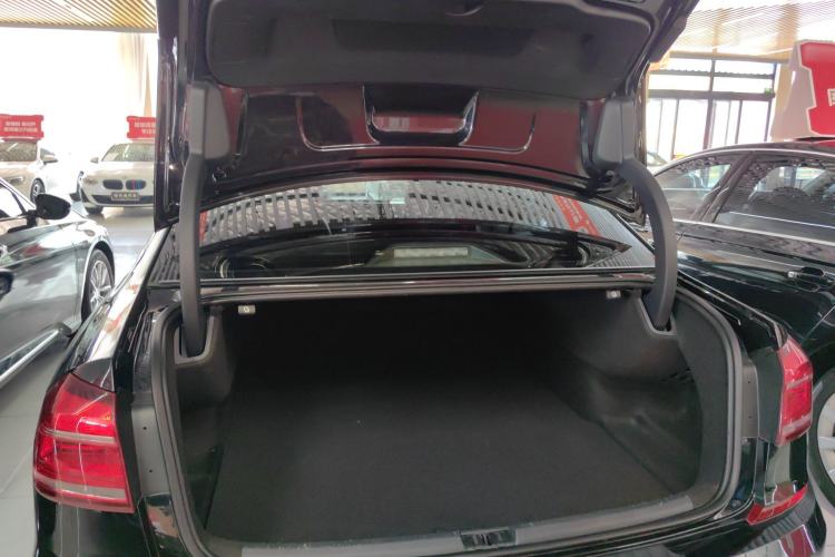 Used Volkswagen Passat 2017 330TSI DSG Luxury Edition Trunk