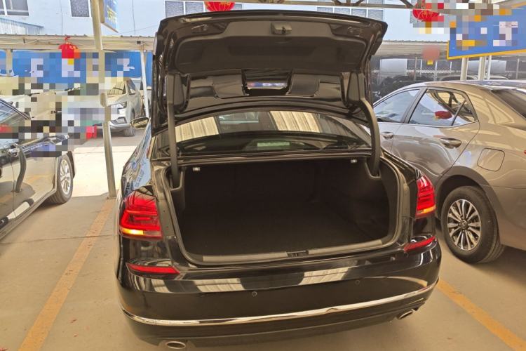 Used Volkswagen Passat 2017 330TSI DSG Luxury Edition Trunk