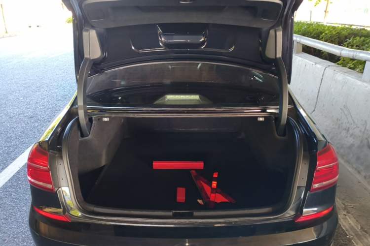 Used Volkswagen Passat 2017 330TSI DSG Luxury Edition Trunk