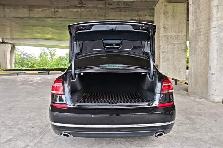 Used Volkswagen Passat 2017 330TSI DSG Prestige Edition Trunk
