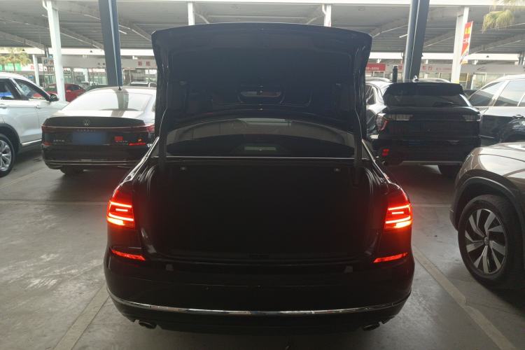 Used Volkswagen Passat 2017 330TSI DSG Prestige Edition Trunk