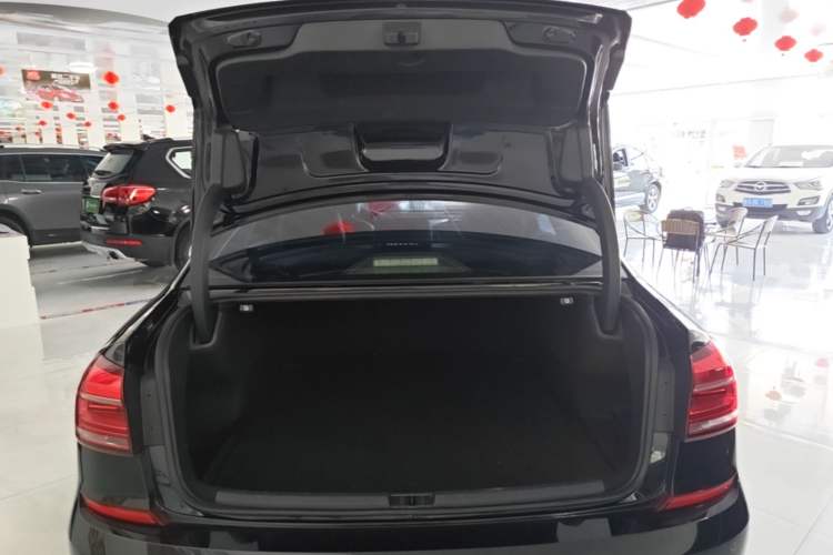 Used Volkswagen Passat 2017 280TSI DSG Luxury Edition Trunk