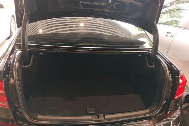Used Volkswagen Passat 2017 280TSI DSG Luxury Edition Trunk