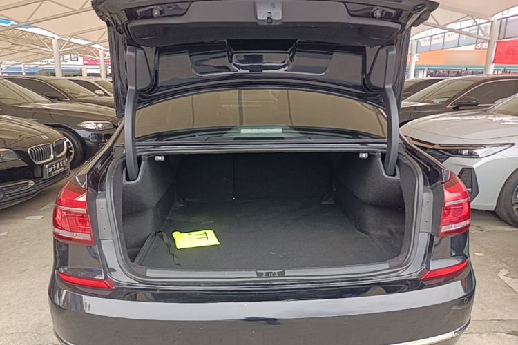 Used Volkswagen Passat 2017 330TSI DSG Luxury Edition Trunk