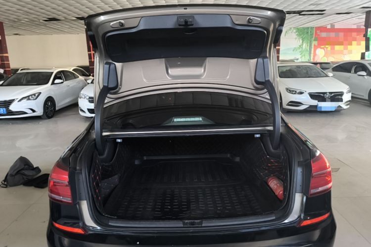 Used Volkswagen Passat 2017 330TSI DSG Luxury Edition Trunk