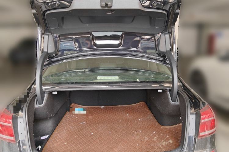 Used Volkswagen Passat 2017 330TSI DSG Luxury Edition Trunk
