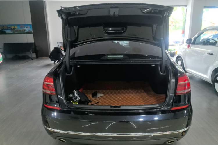 Used Volkswagen Passat 2017 330TSI DSG Luxury Edition Trunk