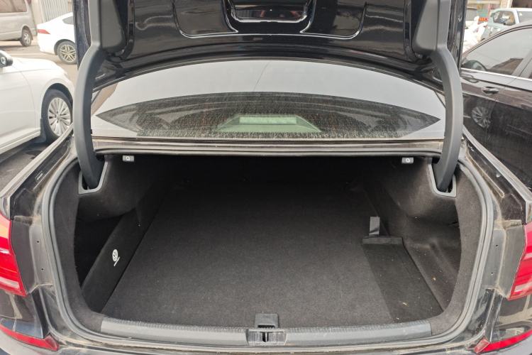 Used Volkswagen Passat 2017 330TSI DSG Luxury Edition Trunk