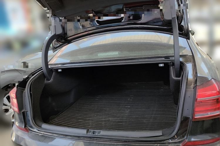 Used Volkswagen Passat  Trunk
