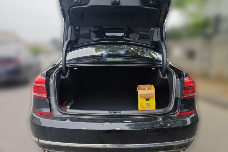 Used Volkswagen Passat 2017 330TSI DSG Luxury Edition Trunk