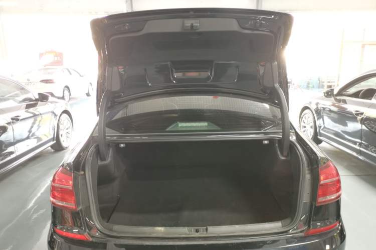 Used Volkswagen Passat 2017 330TSI DSG Luxury Edition Trunk