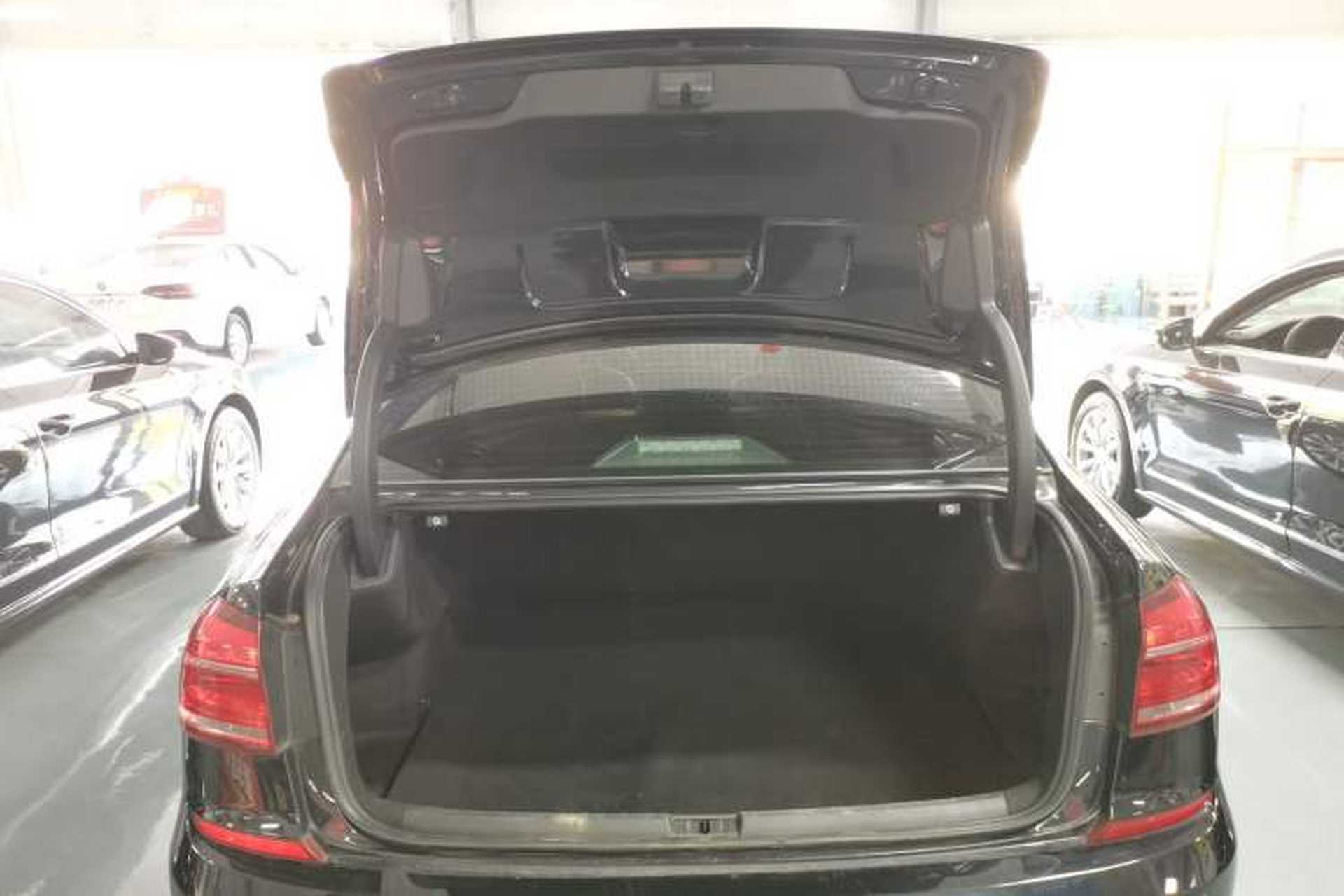 Used Volkswagen Passat 2017 330TSI DSG Luxury Edition Trunk