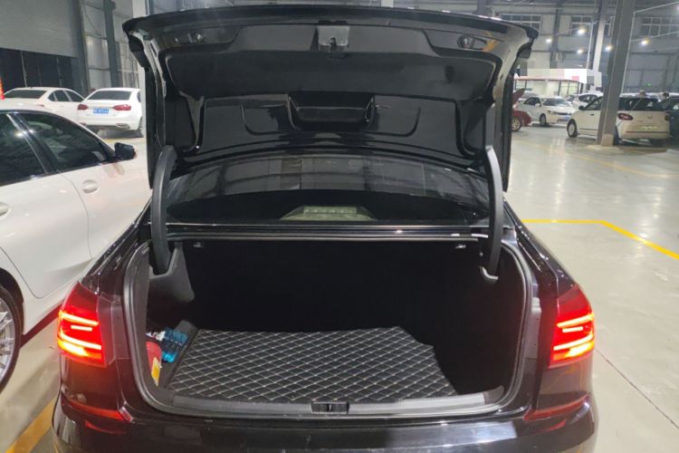 Used Volkswagen Passat 2017 330TSI DSG Luxury Edition Trunk