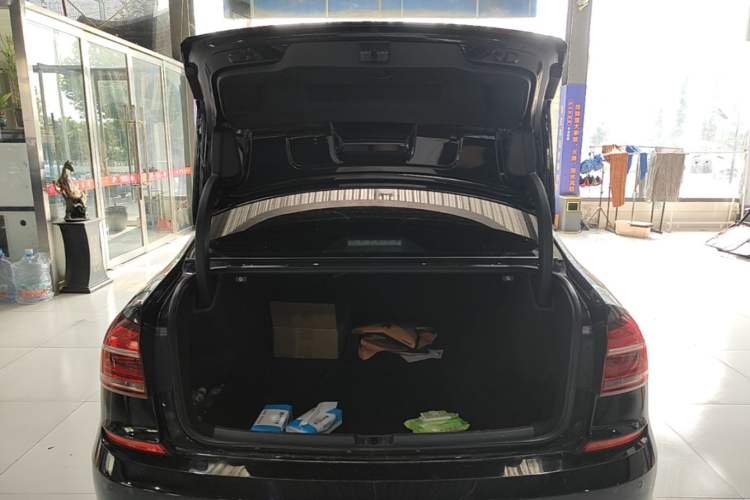 Used Volkswagen Passat 2017 330TSI DSG Luxury Edition Trunk