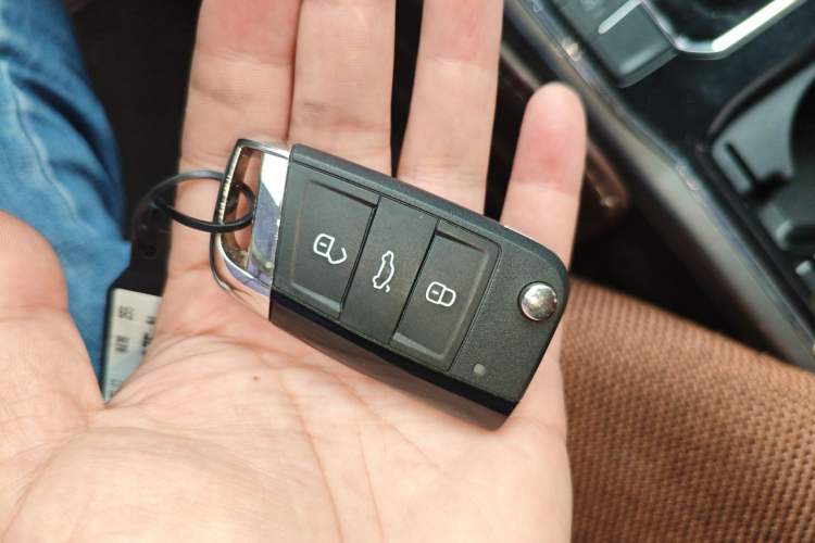 Used Volkswagen Passat 2017 330TSI DSG Luxury Edition Vehicle Key