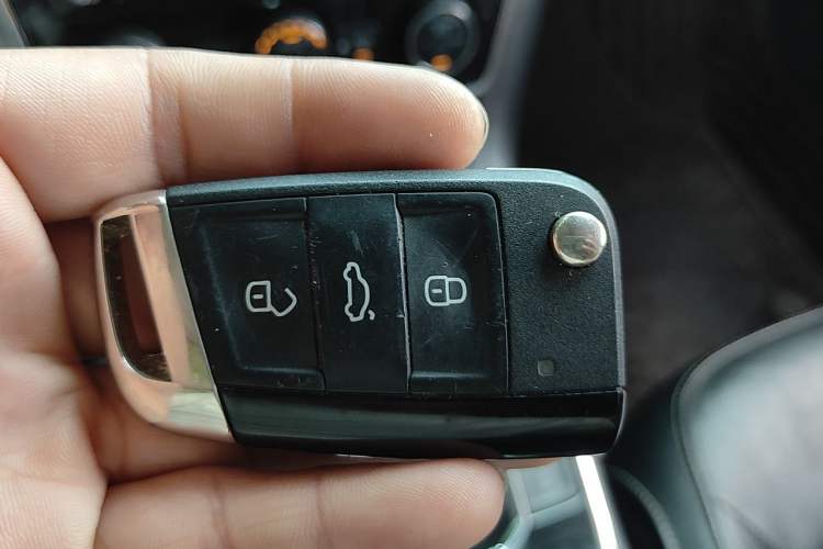Used Volkswagen Passat 2017 330TSI DSG Luxury Edition Vehicle Key