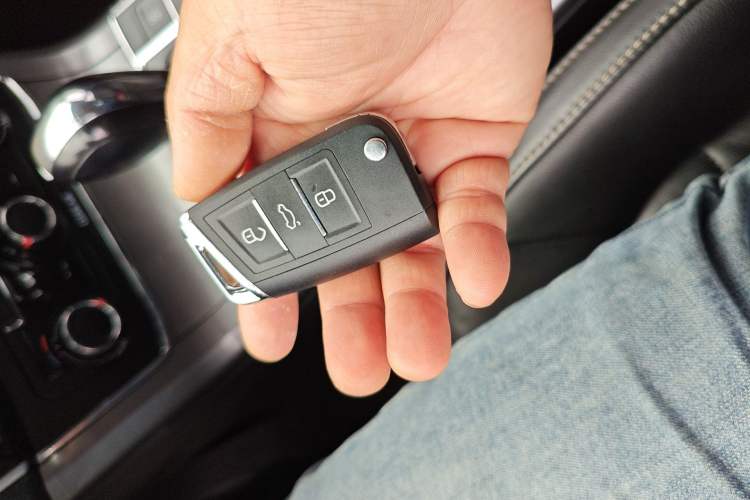 Used Volkswagen Passat 2017 330TSI DSG Luxury Edition Vehicle Key