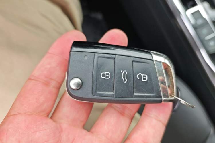 Used Volkswagen Passat 2017 330TSI DSG Prestige Edition Vehicle Key