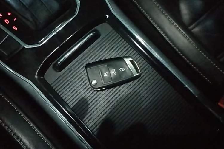 Used Volkswagen Passat 2017 330TSI DSG Luxury Edition Vehicle Key