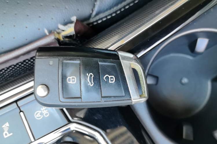 Used Volkswagen Passat 2017 330TSI DSG Prestige Edition Vehicle Key