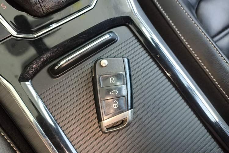 Used Volkswagen Passat 2017 330TSI DSG Luxury Edition Vehicle Key
