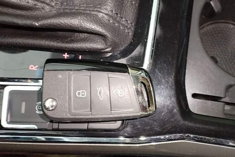 Used Volkswagen Passat 2017 330TSI DSG Luxury Edition Vehicle Key
