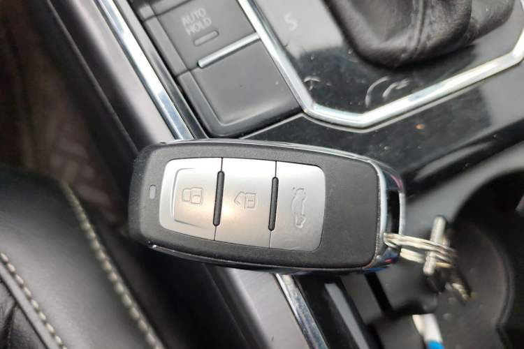 Used Volkswagen Passat 2017 330TSI DSG Luxury Edition Vehicle Key