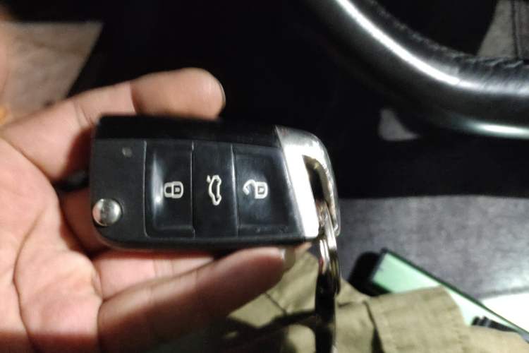 Used Volkswagen Passat 2017 330TSI DSG Luxury Edition Vehicle Key