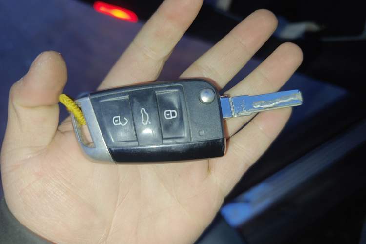 Used Volkswagen Passat 2017 330TSI DSG Luxury Edition Vehicle Key