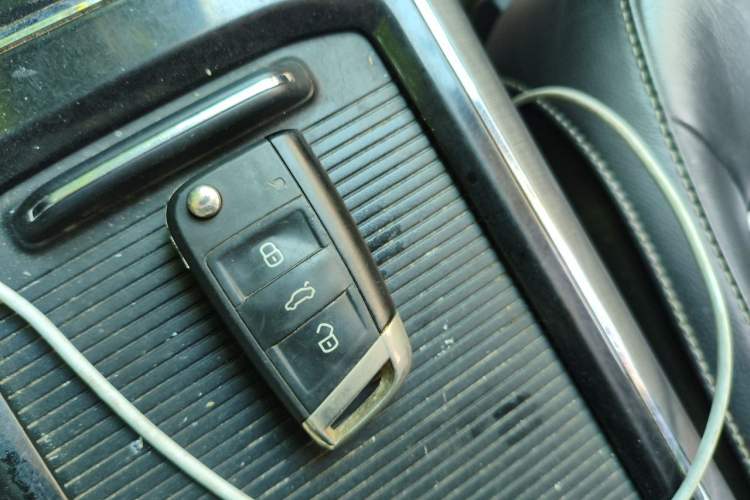 Used Volkswagen Passat 2017 330TSI DSG Luxury Edition Vehicle Key