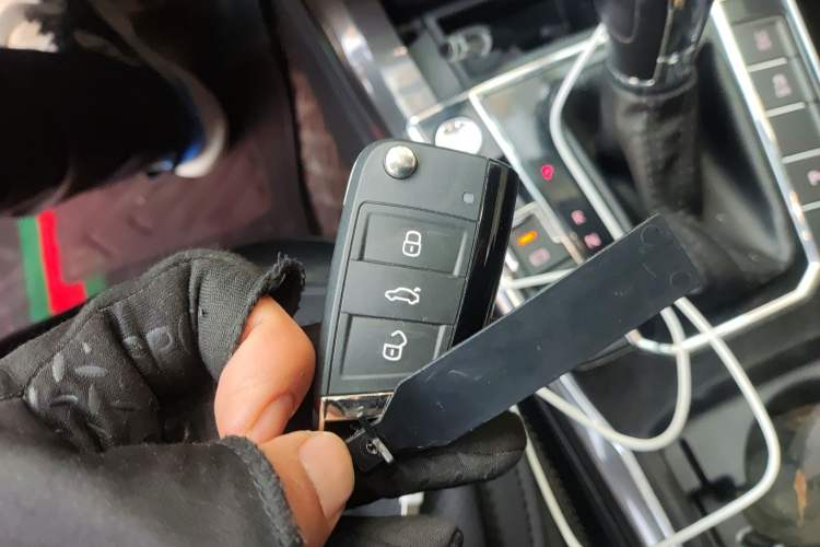 Used Volkswagen Passat 2017 330TSI DSG Prestige Edition Vehicle Key