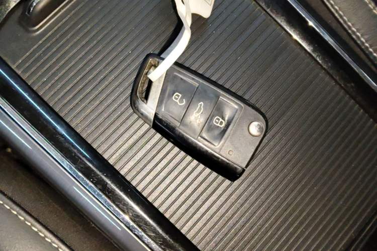 Used Volkswagen Passat 2017 330TSI DSG Luxury Edition Vehicle Key