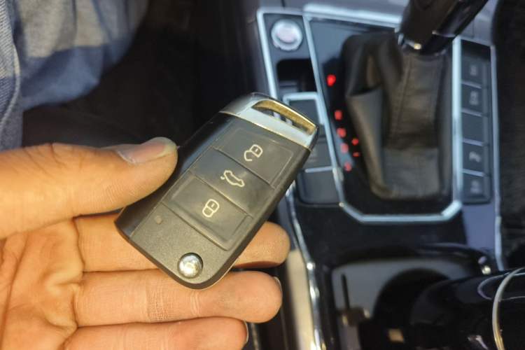 Used Volkswagen Passat 2017 330TSI DSG Luxury Edition Vehicle Key