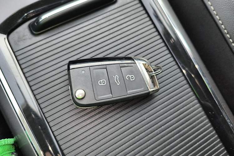 Used Volkswagen Passat 2017 330TSI DSG Luxury Edition Vehicle Key
