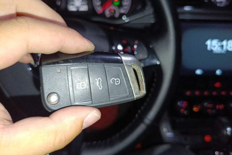 Used Volkswagen Passat 2017 330TSI DSG Luxury Edition Vehicle Key