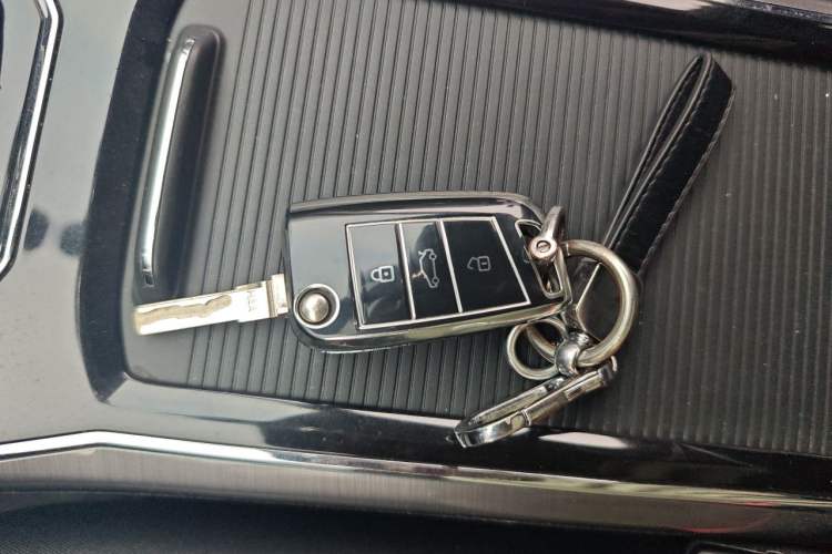 Used Volkswagen Passat 2017 330TSI DSG Luxury Edition Vehicle Key