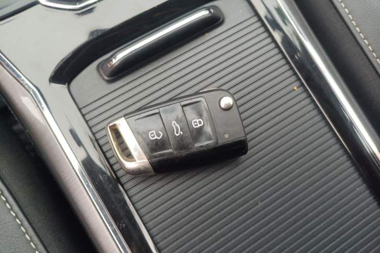 Used Volkswagen Passat 2017 330TSI DSG Luxury Edition Vehicle Key