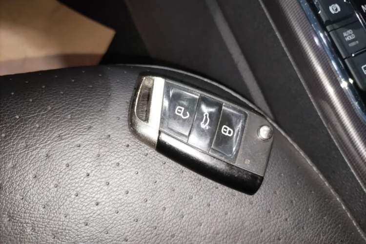 Used Volkswagen Passat 2017 330TSI DSG Prestige Edition Vehicle Key